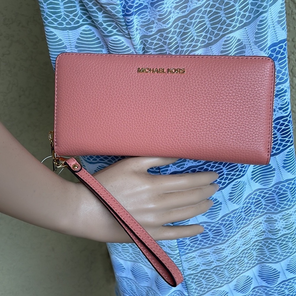 Michael Kors Jet Set Travel Large Travel CONTINENTAL 
Sherbert - Picture 15 of 16